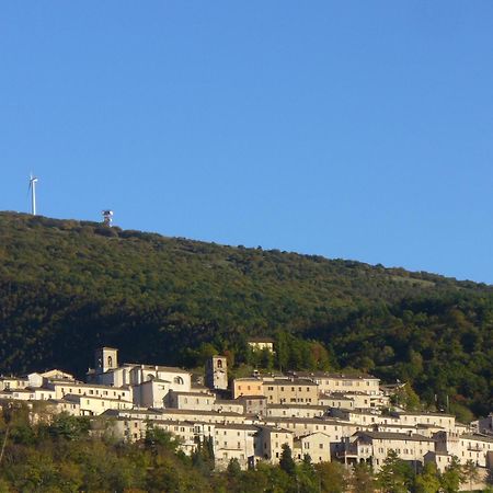 Fossato di Vico Il Risveglio Dei Sensiヴィラ エクステリア 写真