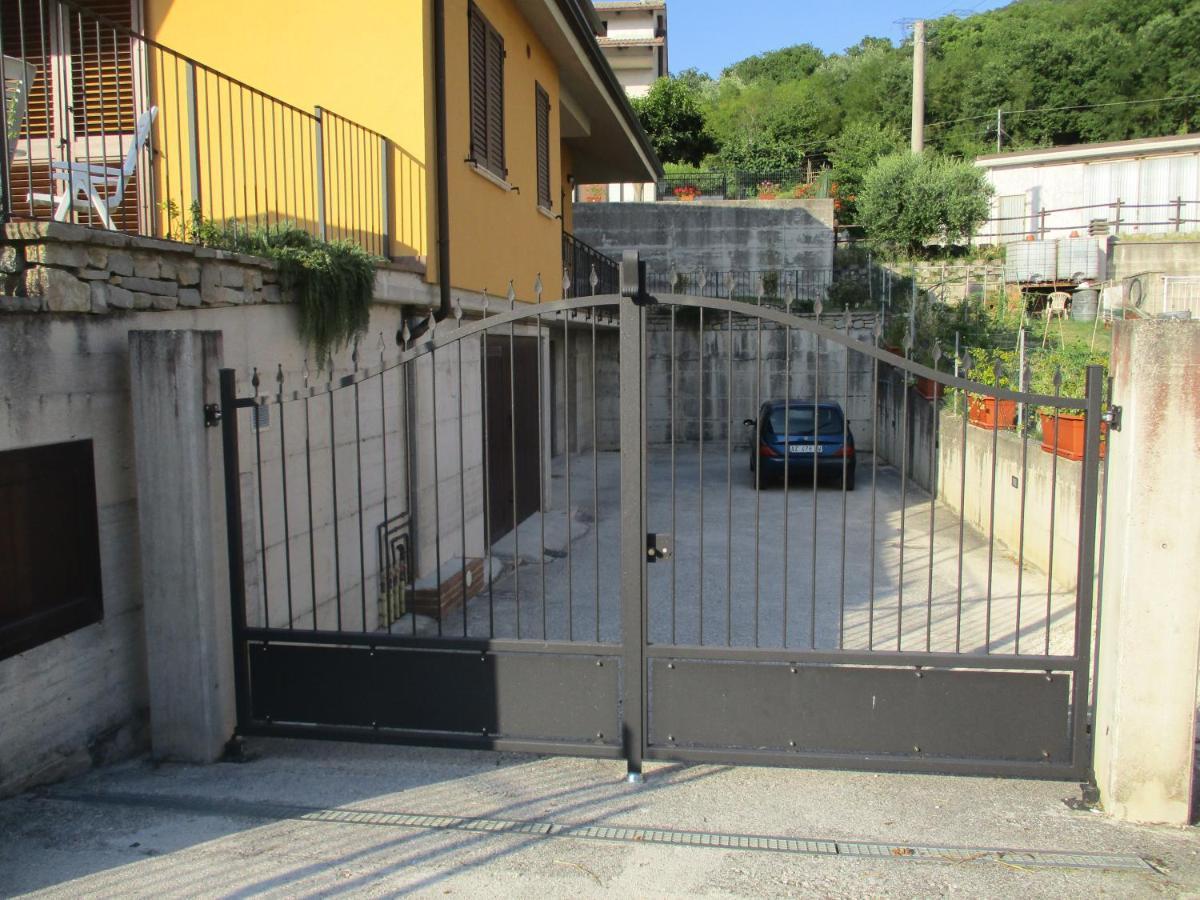 Fossato di Vico Il Risveglio Dei Sensiヴィラ エクステリア 写真